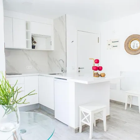 Studio Lirio Seaview By Holidays